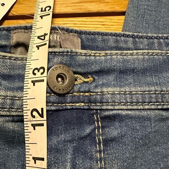 NWT torrid luxe skinny jeans 24 - Picture 10 of 10